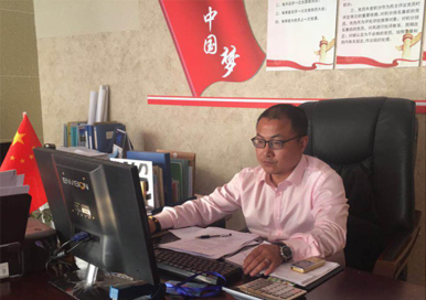 市場(chǎng)營(yíng)銷(xiāo)部部長(cháng)：鄒冰斌